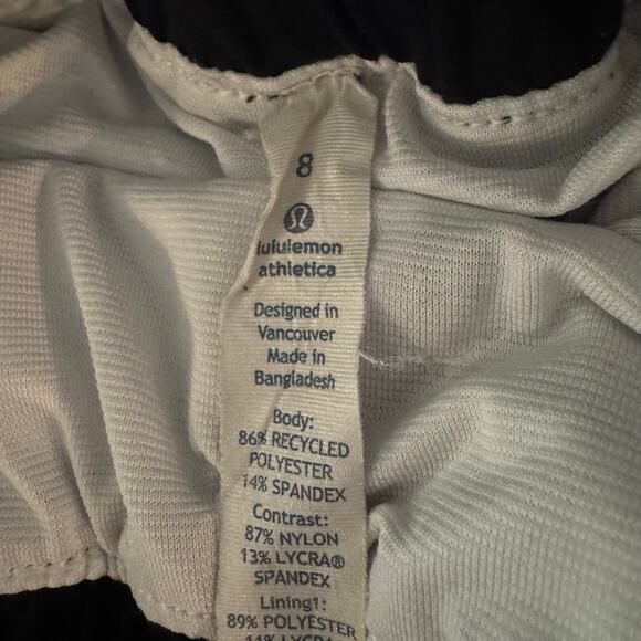 Lululemon Tracker Short III Stretch Brushed Animal Print White Black Size 8 - Picture 3 of 5